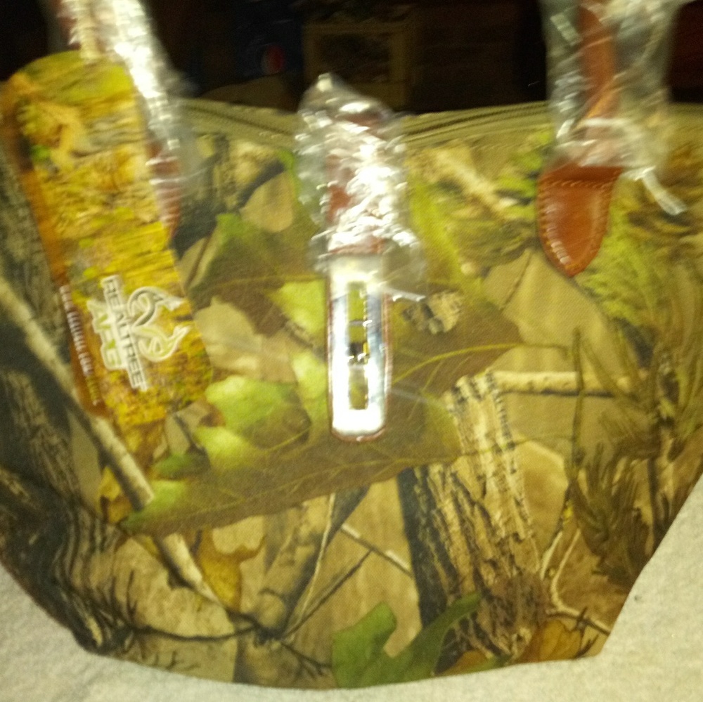 RealTree purse Brand New